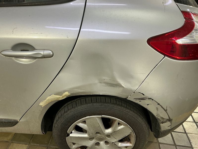 Renault Megane 1.5 dCi Expression 2012 – снимка 28