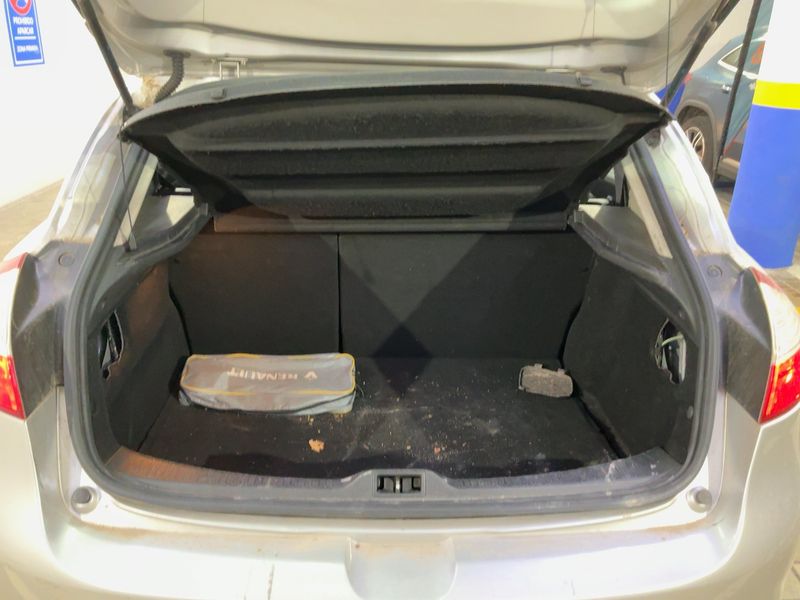 Renault Megane 1.5 dCi Expression 2012 – снимка 15