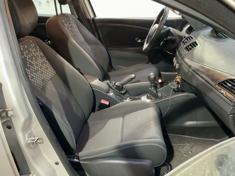 Renault Megane 1.5 dCi Expression 2012 – снимка 16