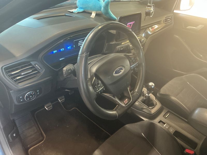 Ford Focus 2.3 EcoBoost ST 2020 – снимка 35
