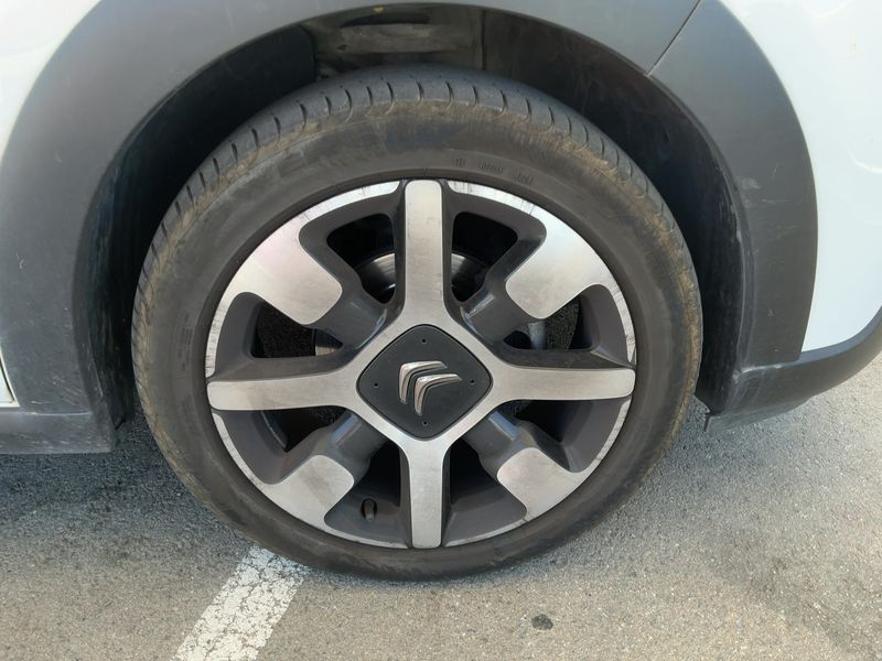 Citroen C3 1.2 PureTech Shine 2018 – снимка 11