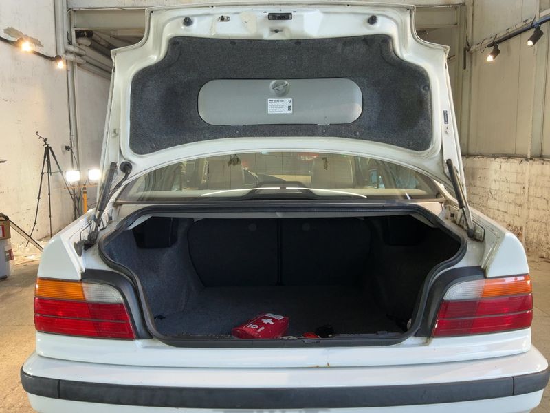 BMW 3er 318is 1995 – снимка 16