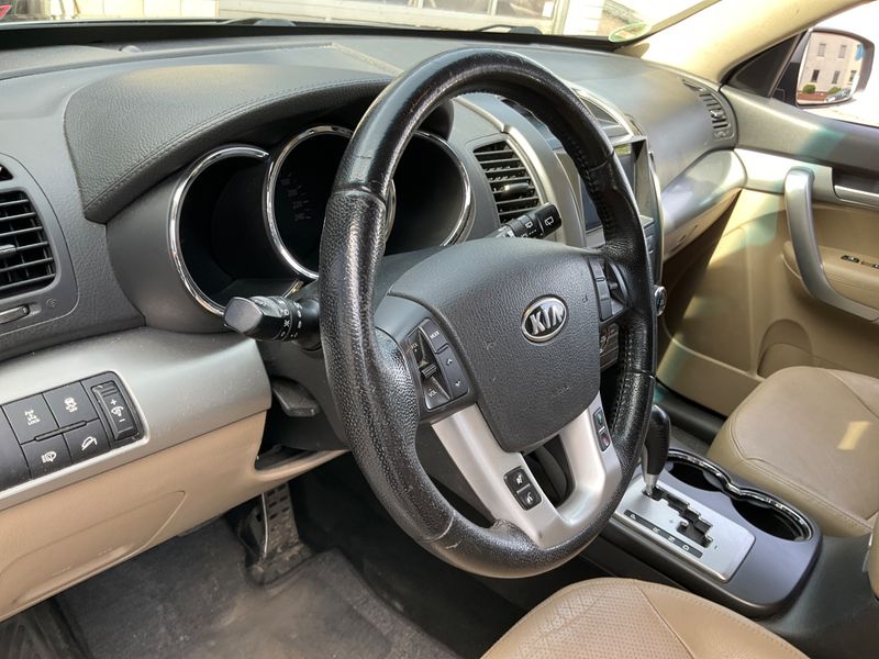 Kia Sorento 2.2 CRDi Spirit 4WD 2012 – снимка 37