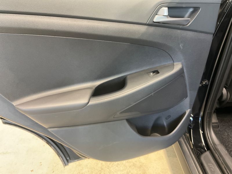 Hyundai Tucson 1.6 Classic blue 2WD 2016 – снимка 28