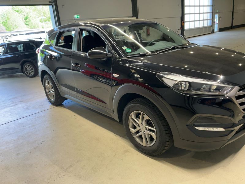 Hyundai Tucson 1.6 Classic blue 2WD 2016 – снимка 12