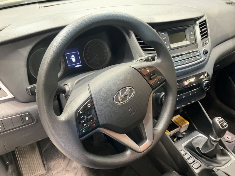 Hyundai Tucson 1.6 Classic blue 2WD 2016 – снимка 33