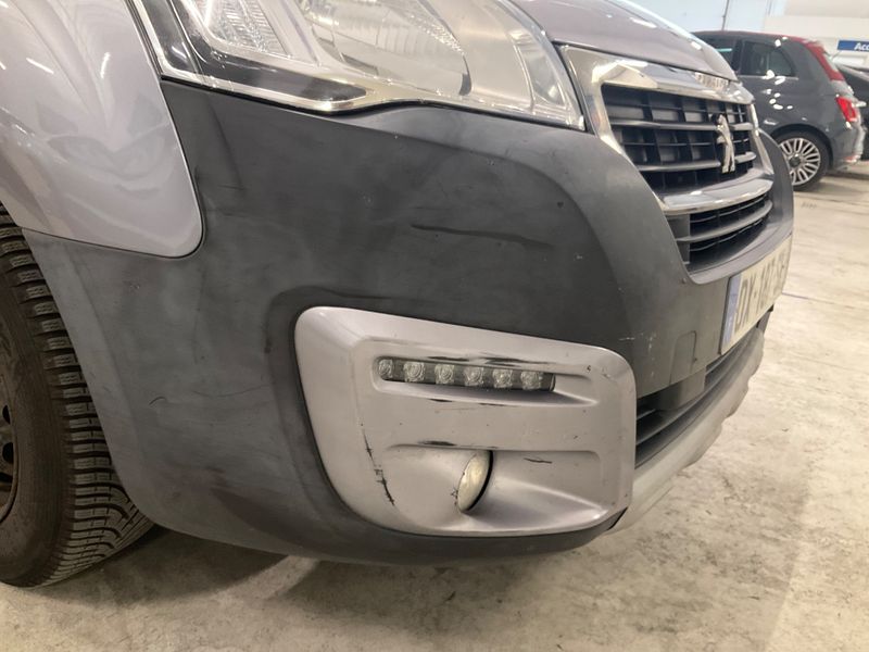 Peugeot Partner 1.6 Blue-HDi Outdoor 2015 – снимка 49
