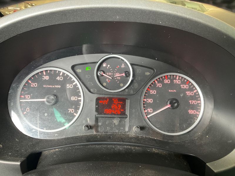 Peugeot Partner 1.6 Blue-HDi Outdoor 2015 – снимка 18