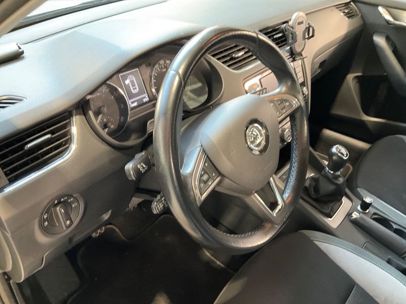 Skoda Octavia 1.4 TSI Joy 2016 – снимка 24