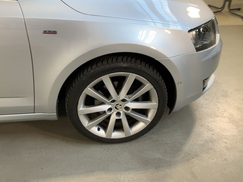 Skoda Octavia 1.4 TSI Joy 2016 – снимка 11