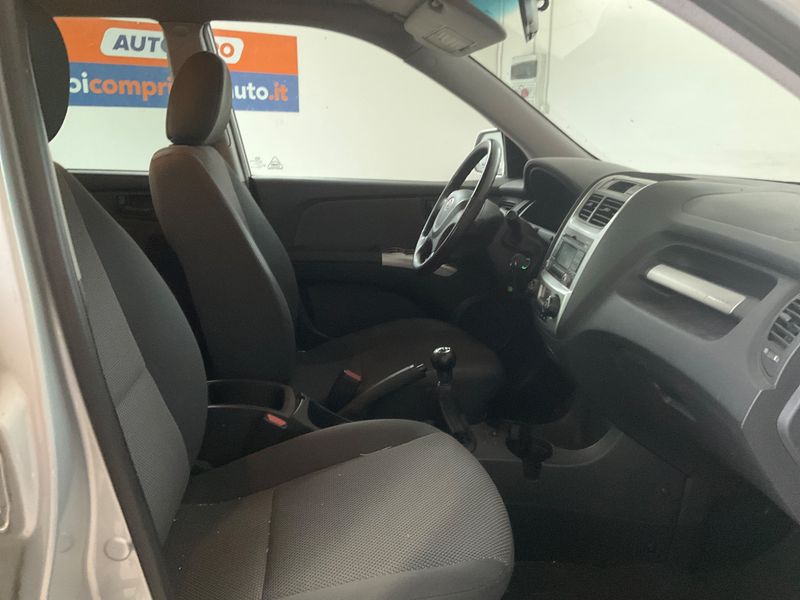 Kia Sportage 2.0 Active 2WD 2010 – снимка 3