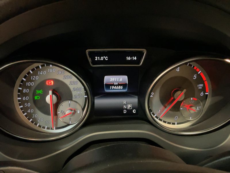 Mercedes-Benz CLA-Klasse CLA 180 d Shooting Brake Urban 2016 – снимка 18