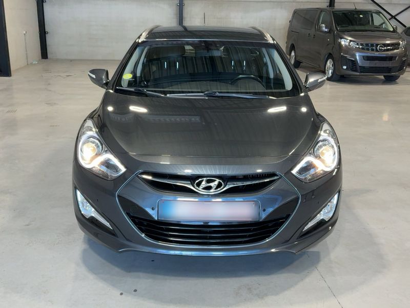 Hyundai i40 1.7 CRDi Style Blue 2013 – снимка 14