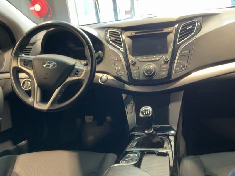 Hyundai i40 1.7 CRDi Style Blue 2013 – снимка 17