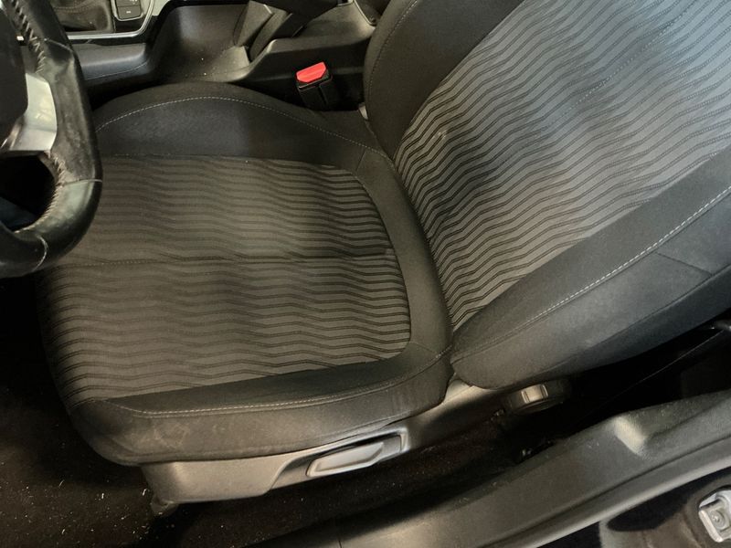 Peugeot 308 1.6 Blue-HDi Active Business 2016 – снимка 28