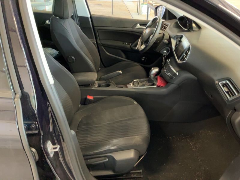 Peugeot 308 1.6 Blue-HDi Active Business 2016 – снимка 16