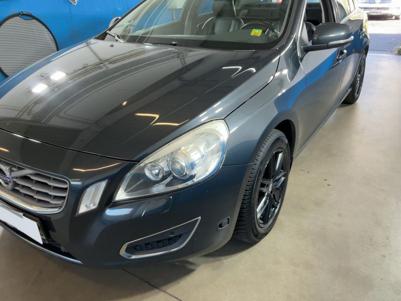 Volvo S60 1.6 T4 F Summum 2011 – снимка 2