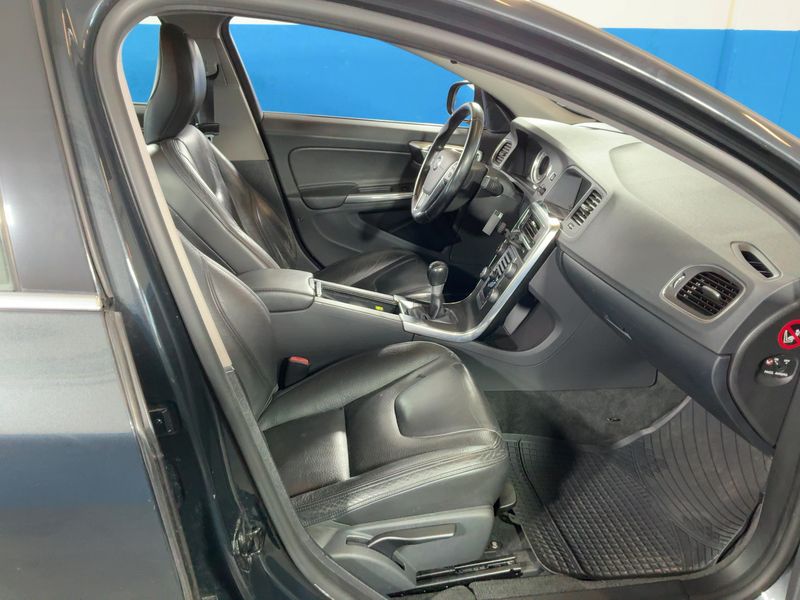Volvo S60 1.6 T4 F Summum 2011 – снимка 17