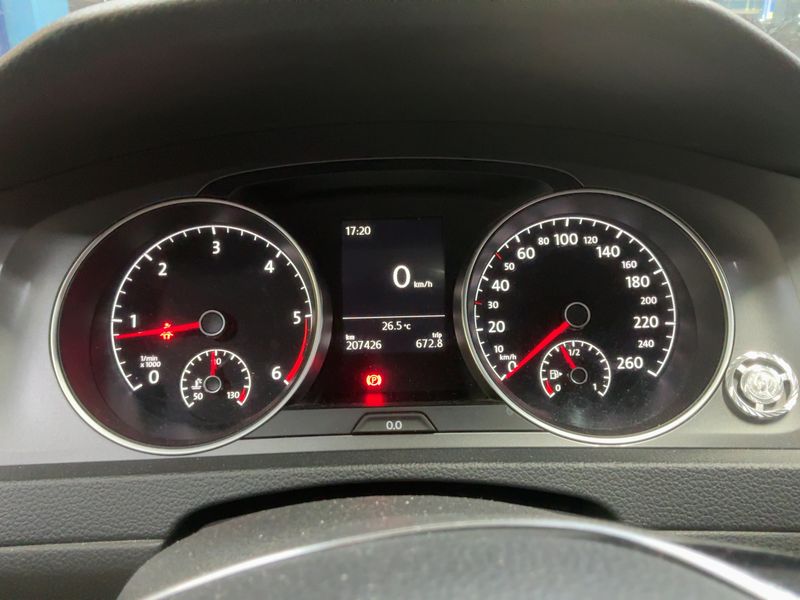 Volkswagen Golf VII 1.6 TDI Business BlueMotion Tech 2015 – снимка 18