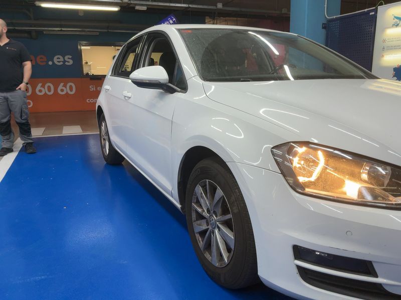Volkswagen Golf VII 1.6 TDI Business BlueMotion Tech 2015 – снимка 12