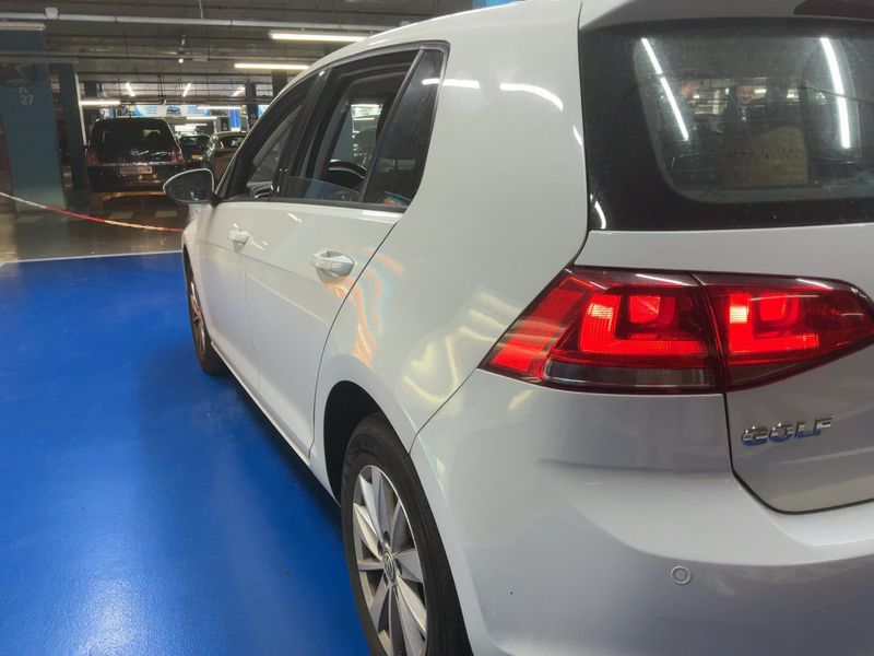 Volkswagen Golf VII 1.6 TDI Business BlueMotion Tech 2015 – снимка 6