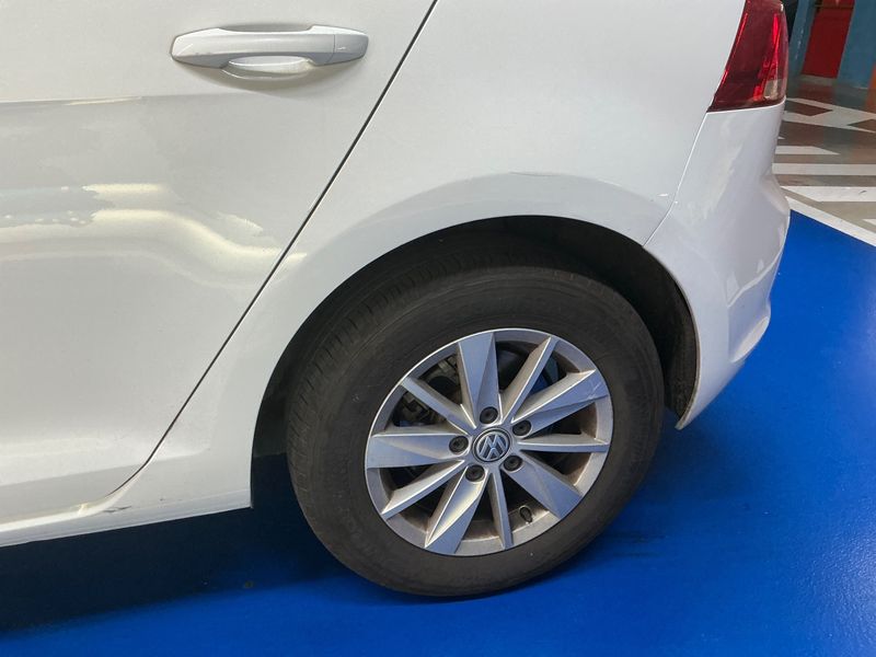 Volkswagen Golf VII 1.6 TDI Business BlueMotion Tech 2015 – снимка 22