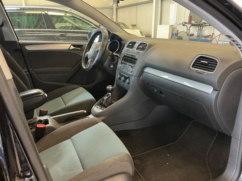 Volkswagen Golf VI 1.6 TDI Trendline BlueMotion Tech 2012 – снимка 3