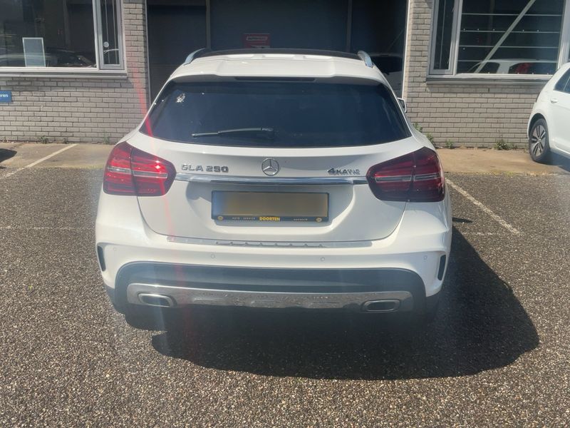 Mercedes-Benz GLA-Klasse GLA 250 4Matic AMG Line 2018 – снимка 7