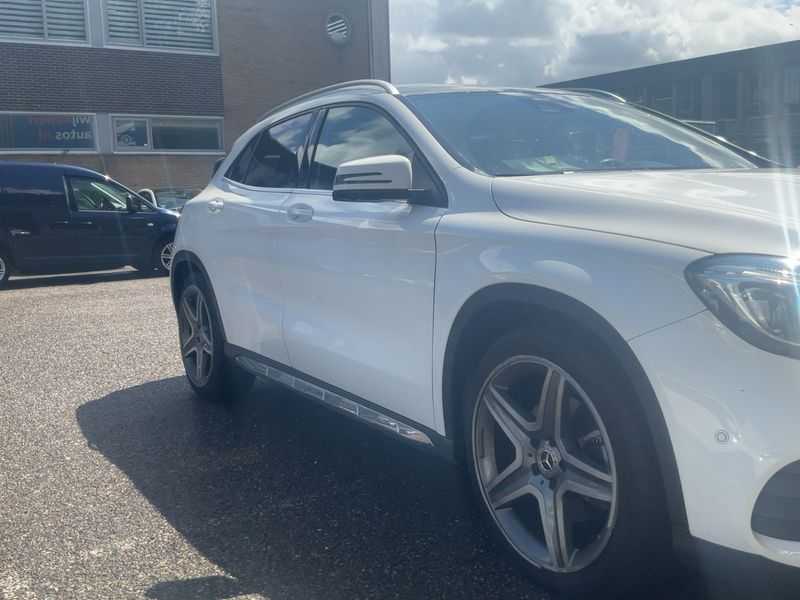 Mercedes-Benz GLA-Klasse GLA 250 4Matic AMG Line 2018 – снимка 12
