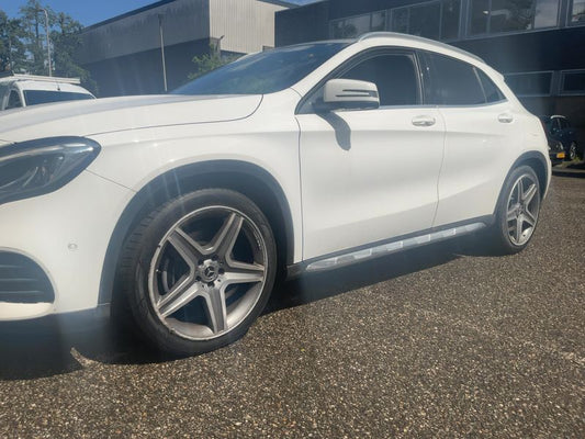 Mercedes-Benz GLA-Klasse GLA 250 4Matic AMG Line 2018 – снимка 2