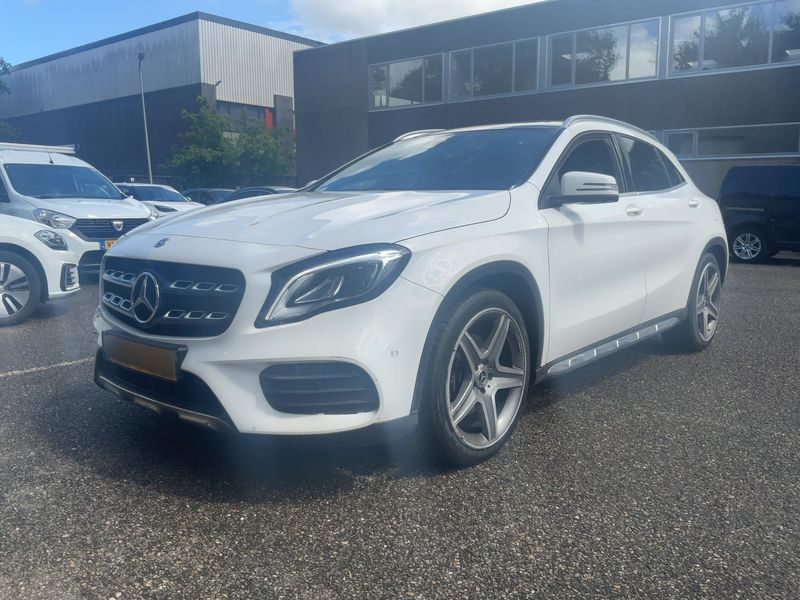 Mercedes-Benz GLA-Klasse GLA 250 4Matic AMG Line 2018 – снимка 1