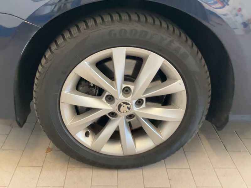 Volkswagen Passat 2.0 TDI Trendline BlueMotion Tech 2013 – снимка на щета 3