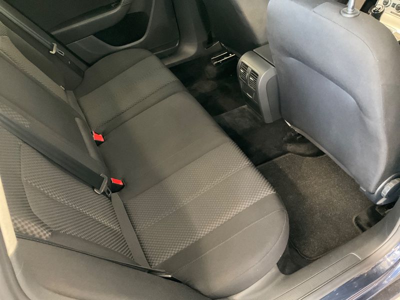 Volkswagen Passat 2.0 TDI Trendline BlueMotion Tech 2013 – снимка на щета 55