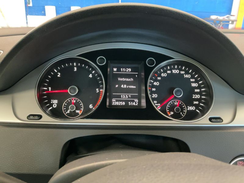 Volkswagen Passat 2.0 TDI Trendline BlueMotion Tech 2013 – снимка 18