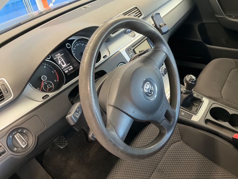 Volkswagen Passat 2.0 TDI Trendline BlueMotion Tech 2013 – снимка на щета 58