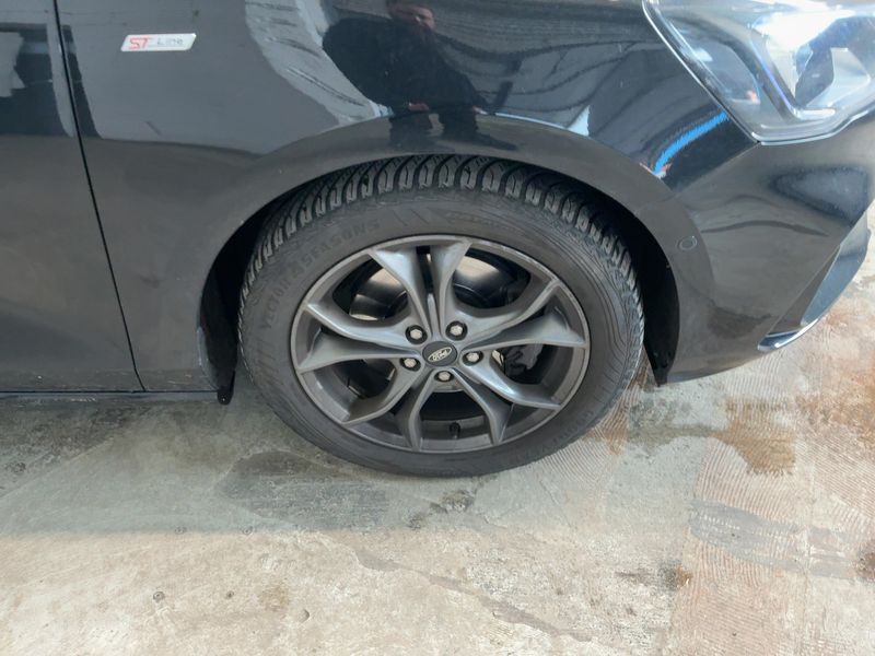 Ford Focus 1.5 EcoBoost ST-Line 2020 – снимка 11