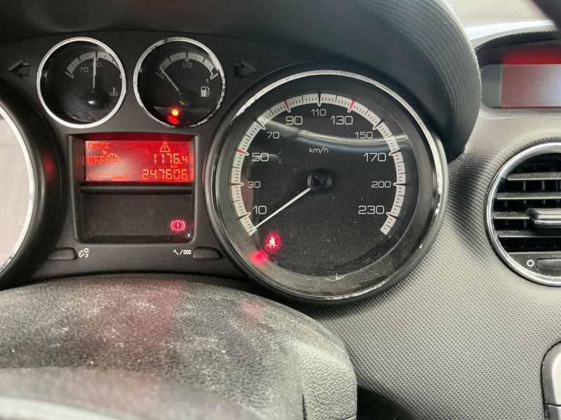 Peugeot 308 1.6 HDi Confort 2008 – снимка 4