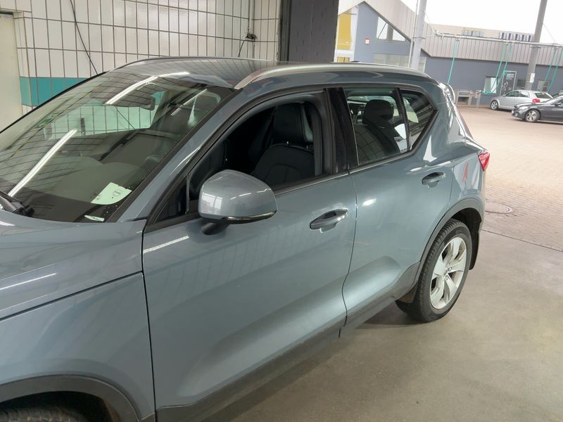 Volvo XC40 2.0 D3 Momentum Pro 2WD 2020 – снимка 4