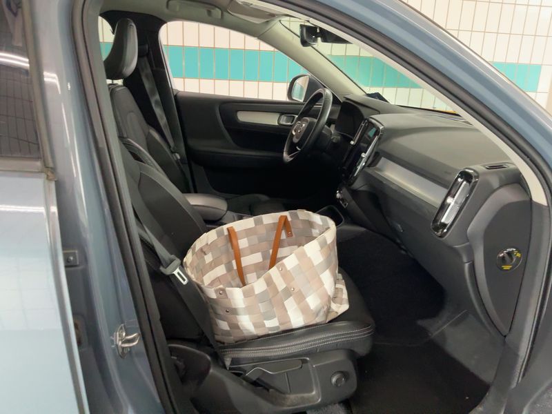 Volvo XC40 2.0 D3 Momentum Pro 2WD 2020 – снимка 16