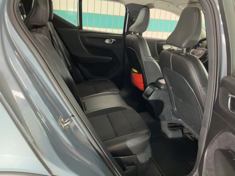Volvo XC40 2.0 D3 Momentum Pro 2WD 2020 – снимка 19