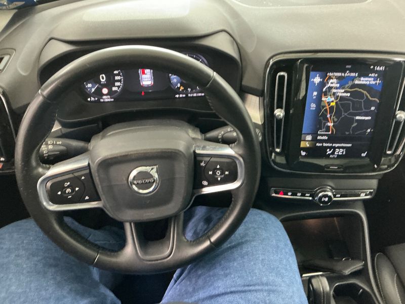 Volvo XC40 2.0 D3 Momentum Pro 2WD 2020 – снимка 17