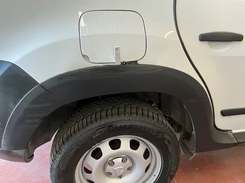 Dacia Duster 1.5 dCi Ambiance 4x2 2015 – снимка 22