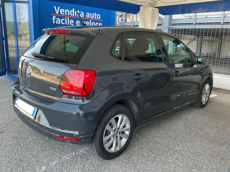 Volkswagen Polo 1.4 TDI Comfortline 2015 – снимка 2