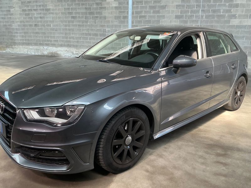 Audi A3 Sportback 1.6 TDI Admired 2016 – снимка на щета 2