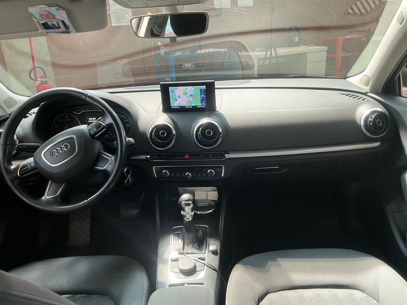 Audi A3 Sportback 1.6 TDI Admired 2016 – снимка 17