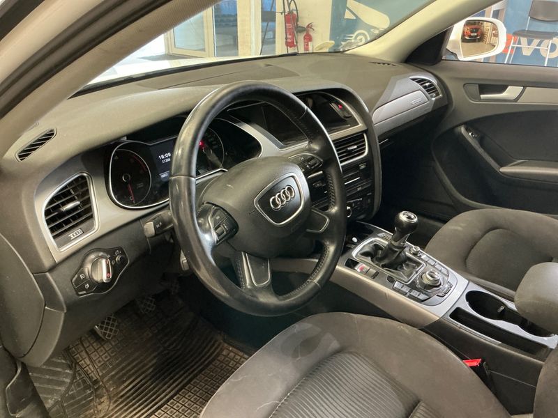Audi A4 2.0 TDI quattro Ambiente 2014 – снимка 25