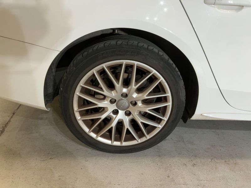 Audi A4 2.0 TDI quattro Ambiente 2014 – снимка 19