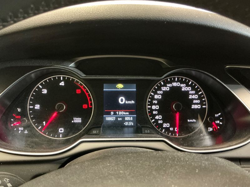 Audi A4 2.0 TDI quattro Ambiente 2014 – снимка 13