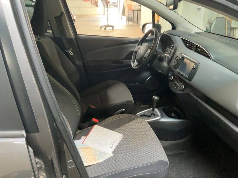 Toyota Yaris 1.5 Hybrid Attitude 2015 – снимка 16