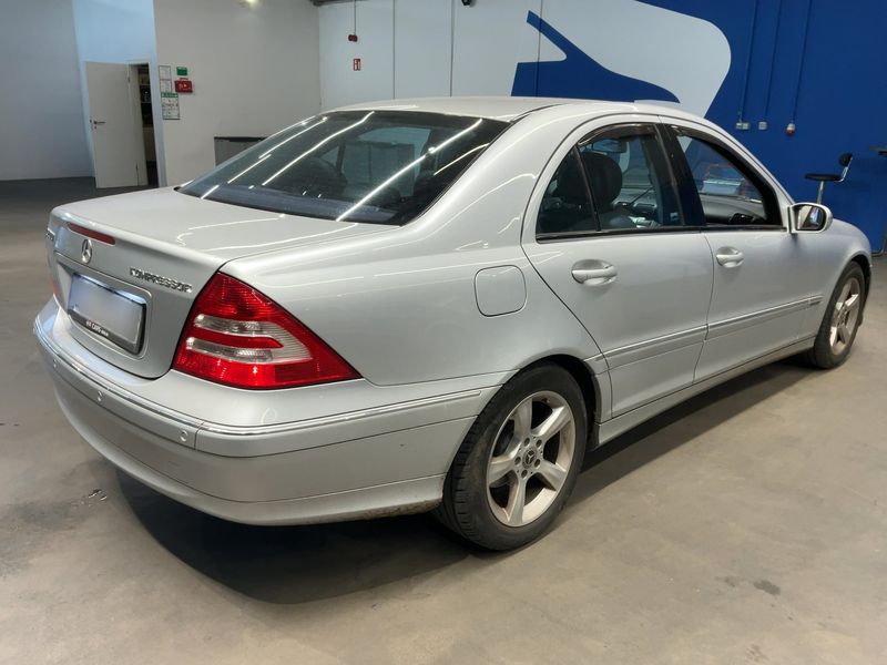Mercedes-Benz C-Klasse C 200 Kompressor Avantgarde 2005 – снимка 8
